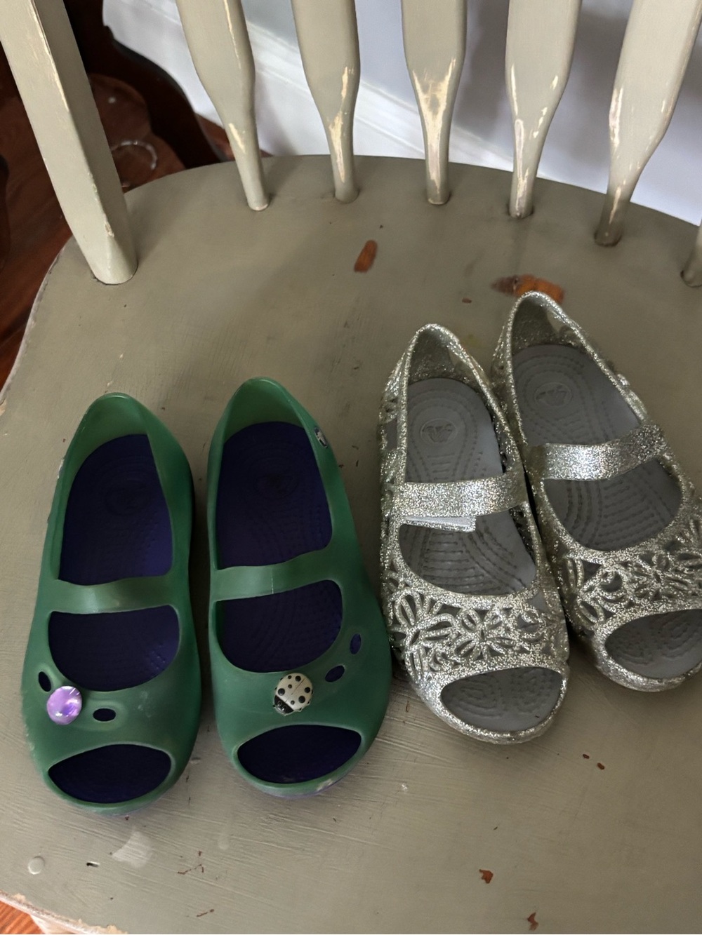 Crocs sz 12 Girls Green and Silver Play Shoes - Slip-On Mary Jane & Glitter
